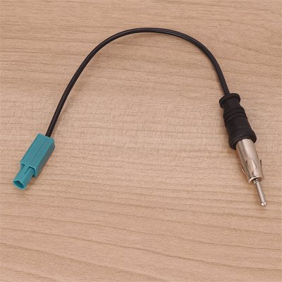 Adaptateur pour antenne autoradio